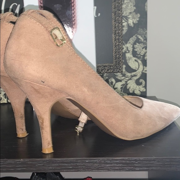 Heels - Picture 3 of 4